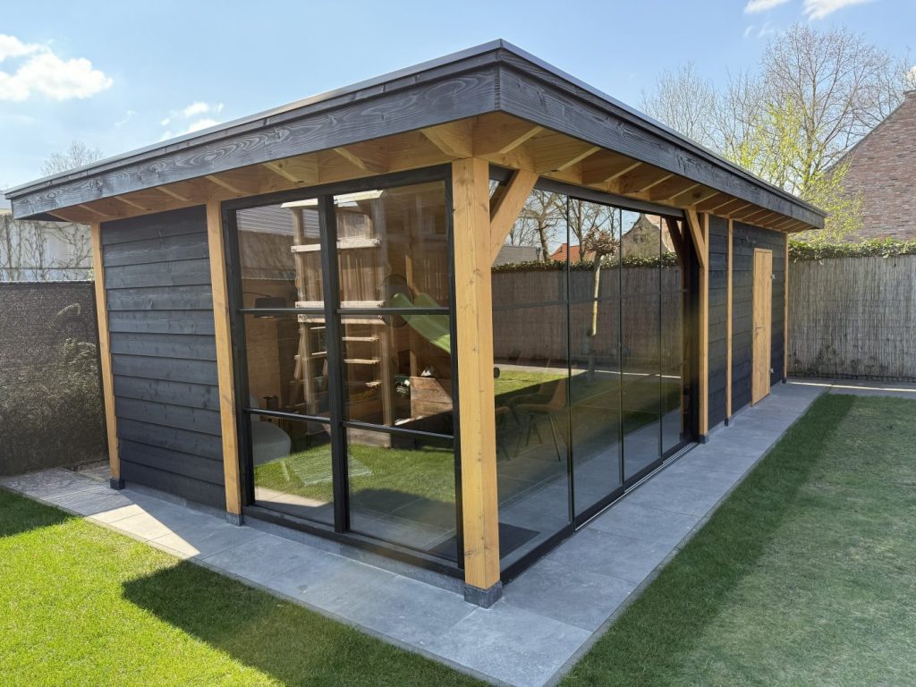 overkapping basic 500cm x 300cm met schuur 200cm